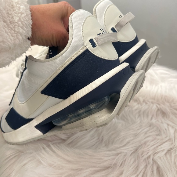 Nike air tennis shoes - Picture 2 of 6